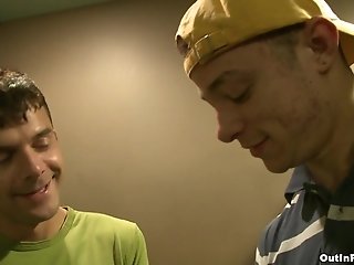 AnyGayPorn Tucker Scott Makes Gay Love With A Stranger In A Public Restroom